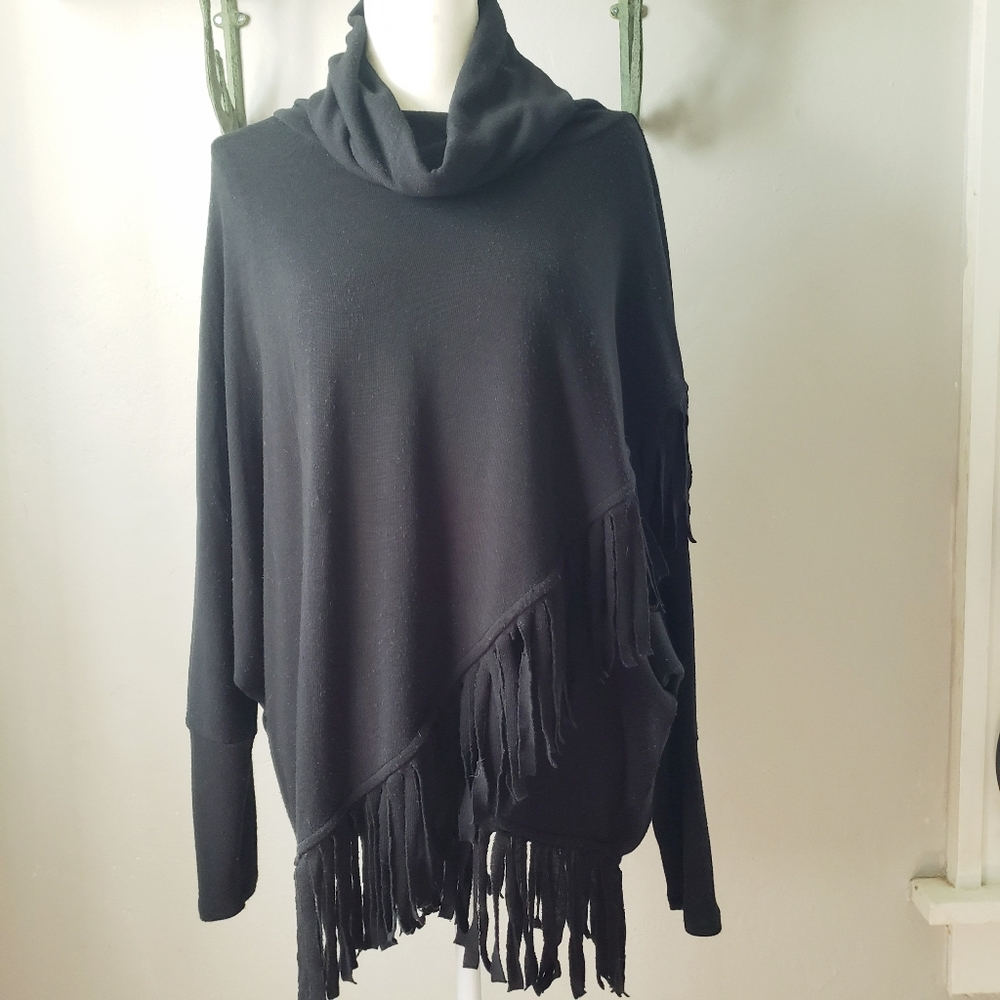 Chelsea & Theodore black fringe sweater top M